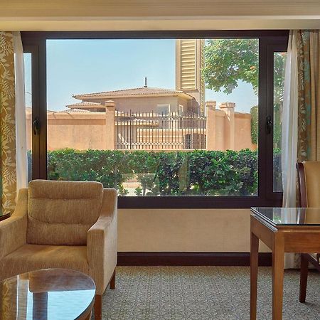 Hilton Alexandria King'S Ranch Hotel King Mariout Zewnętrze zdjęcie A view of the hotel from a guest room